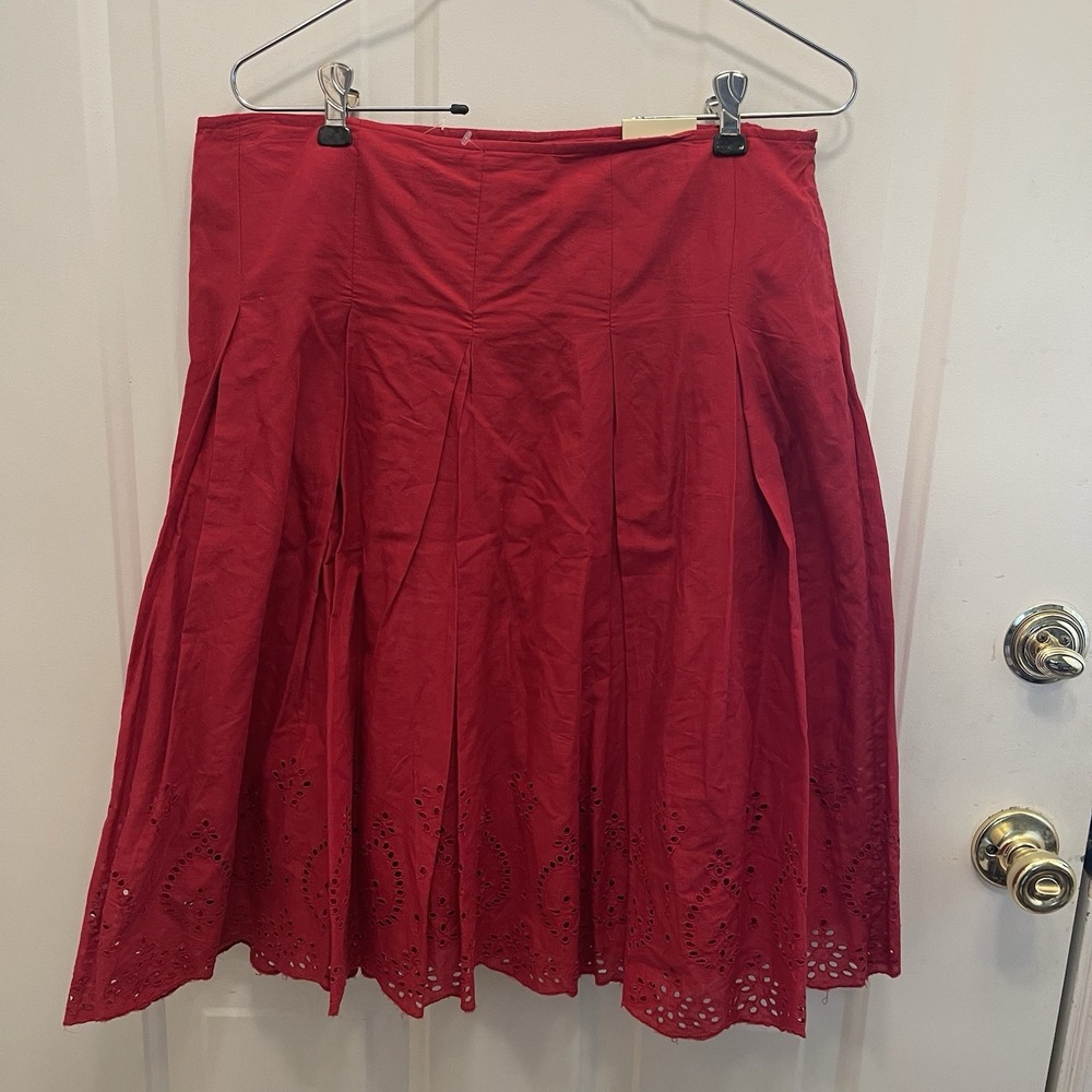 St Johns Bay Red Flare Skirt Womens 12 Side Zip Cut Out Detail Eyelet NWT‎